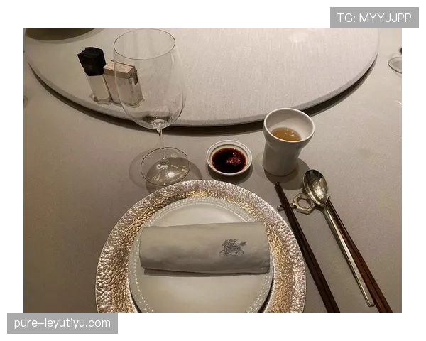 李冰洁训练完吃顿饭花的钱比我一个月工资还多