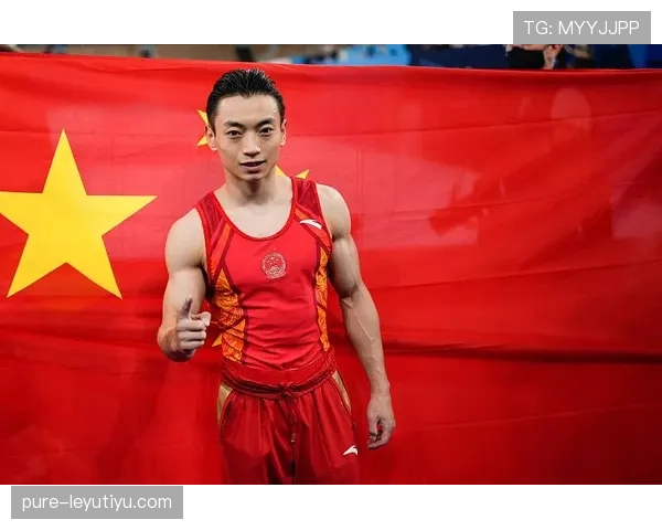 邹敬园这训练强度,一天四练还啃鸡胸肉,真不怕把自己练成钢筋? 邹敬园这训练强度,一天四练还啃鸡胸肉,真不怕把自己练成钢筋?
