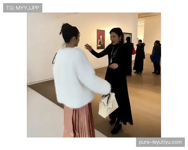 陈一冰球场外的生活,跟你隔着几个亿的差距啊,这日常谁顶得住? 陈一冰球场外的生活,跟你隔着几个亿的差距啊,这日常谁顶得住?